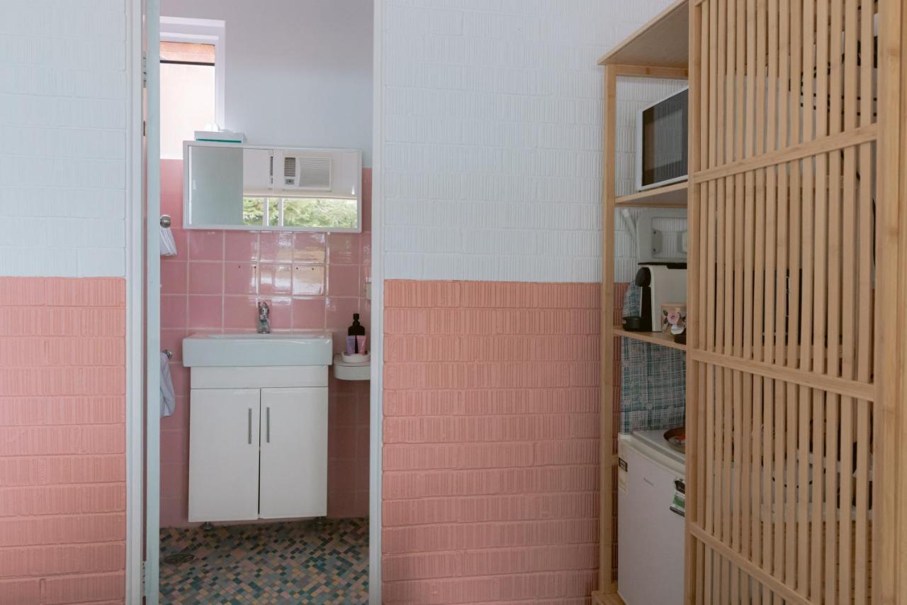 Black Swan Waterfront Motel (Adults Only) Swansea Extérieur photo