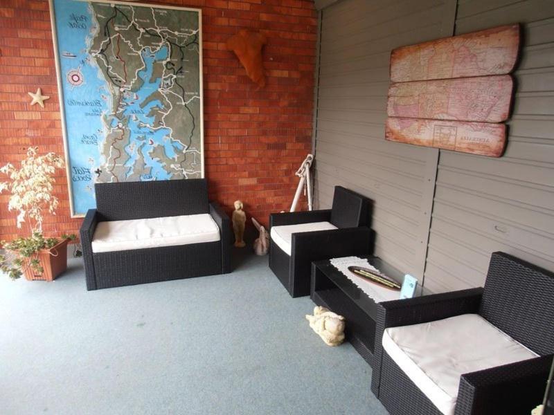 Black Swan Waterfront Motel (Adults Only) Swansea Extérieur photo